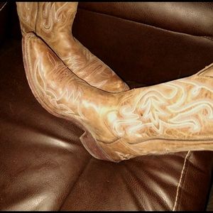 Justin boots size 10 m brown tan color